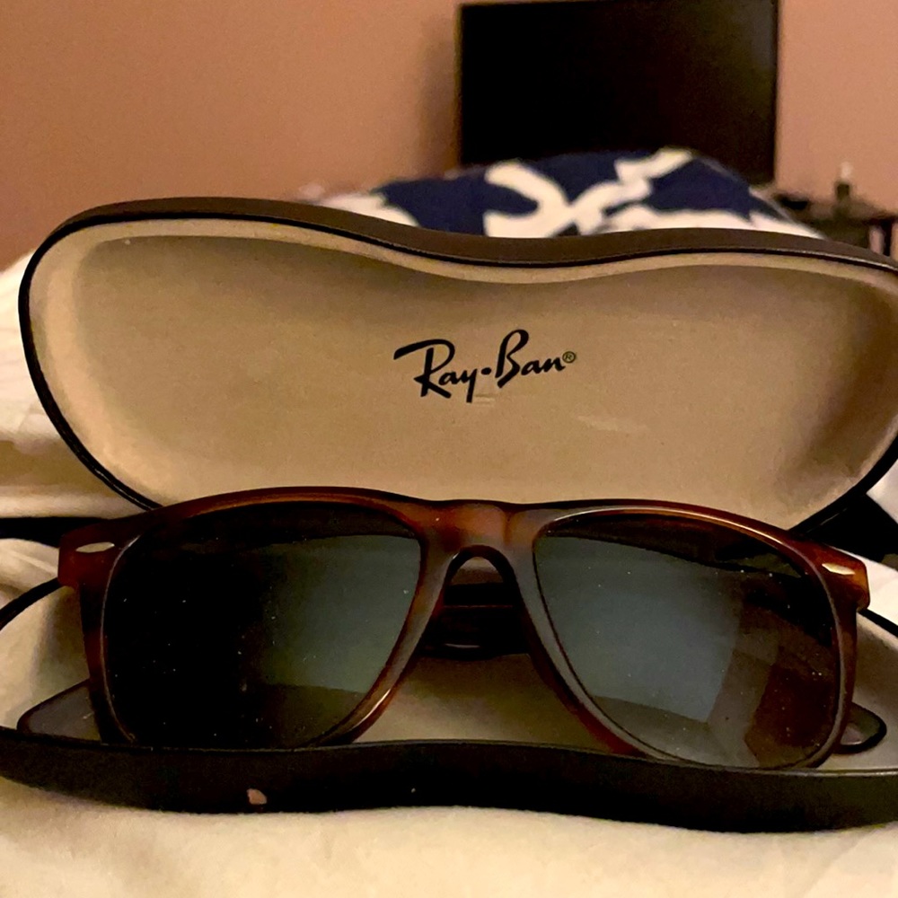 Ray Ban sunglasses. Barely used. No scratches